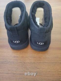 Kids UGG Classic Ultra Mini Boot Black Suede, Size 5 US 1130750K