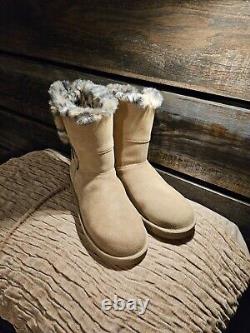 Koolaburra by UGG Victoria Short Chestnut Suede Fur Boots Womens Size 9