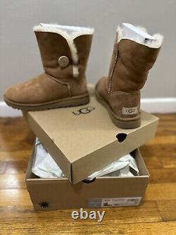 NEW UNBOXED UGG Women's Bailey Button II Boot Chestnut Size 8