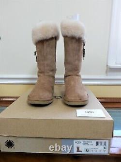 UGG Chesnut Plumdale Charm Boots Size 6 1006710 W / CHE